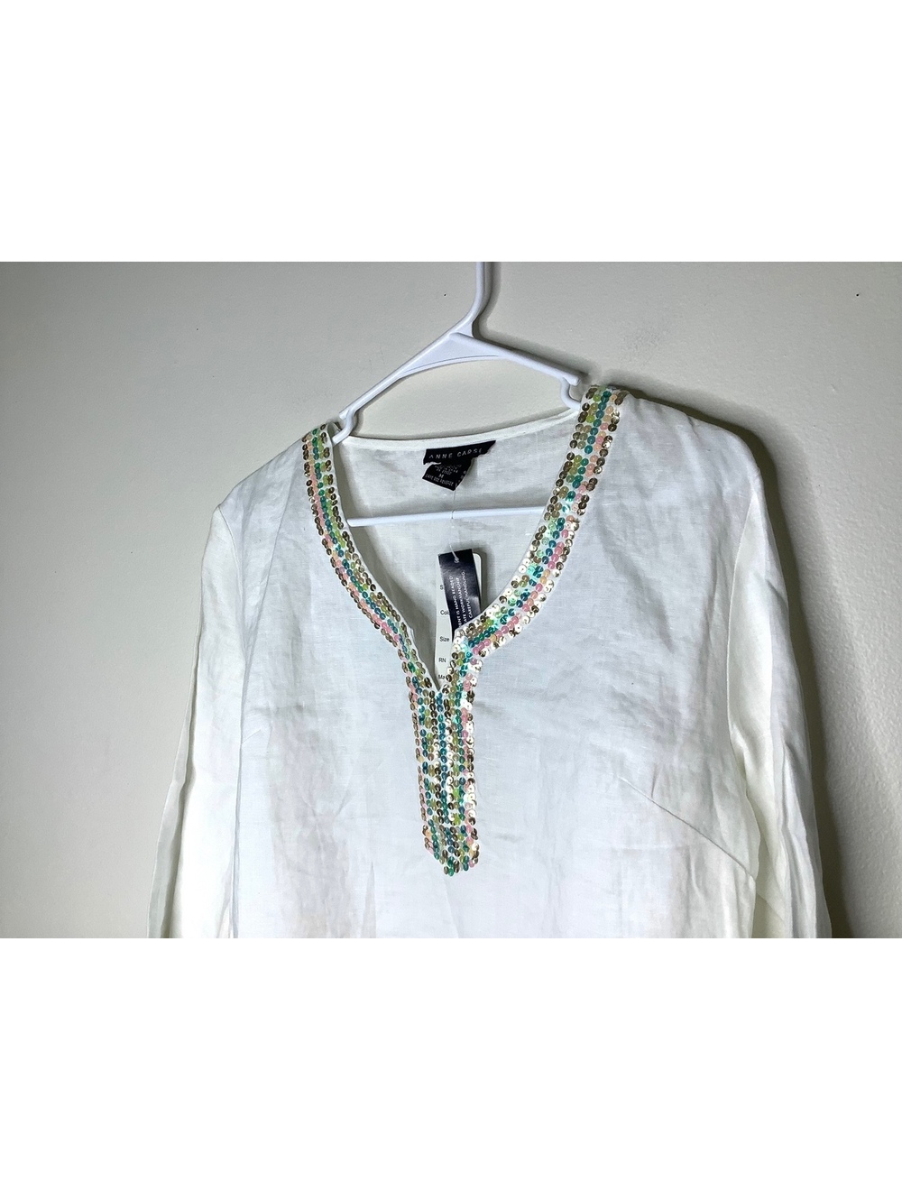 < Anne Carson 100% Linen White Top With Sequin Neckline Size Medium > - Picture 3 of 9